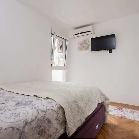 Гостьовий будинок Private Room-2 Persons